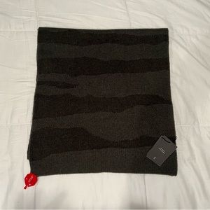 Cashmere scarf